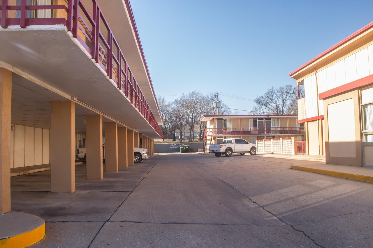 Executive Inn ポンカシティ  エクステリア 写真