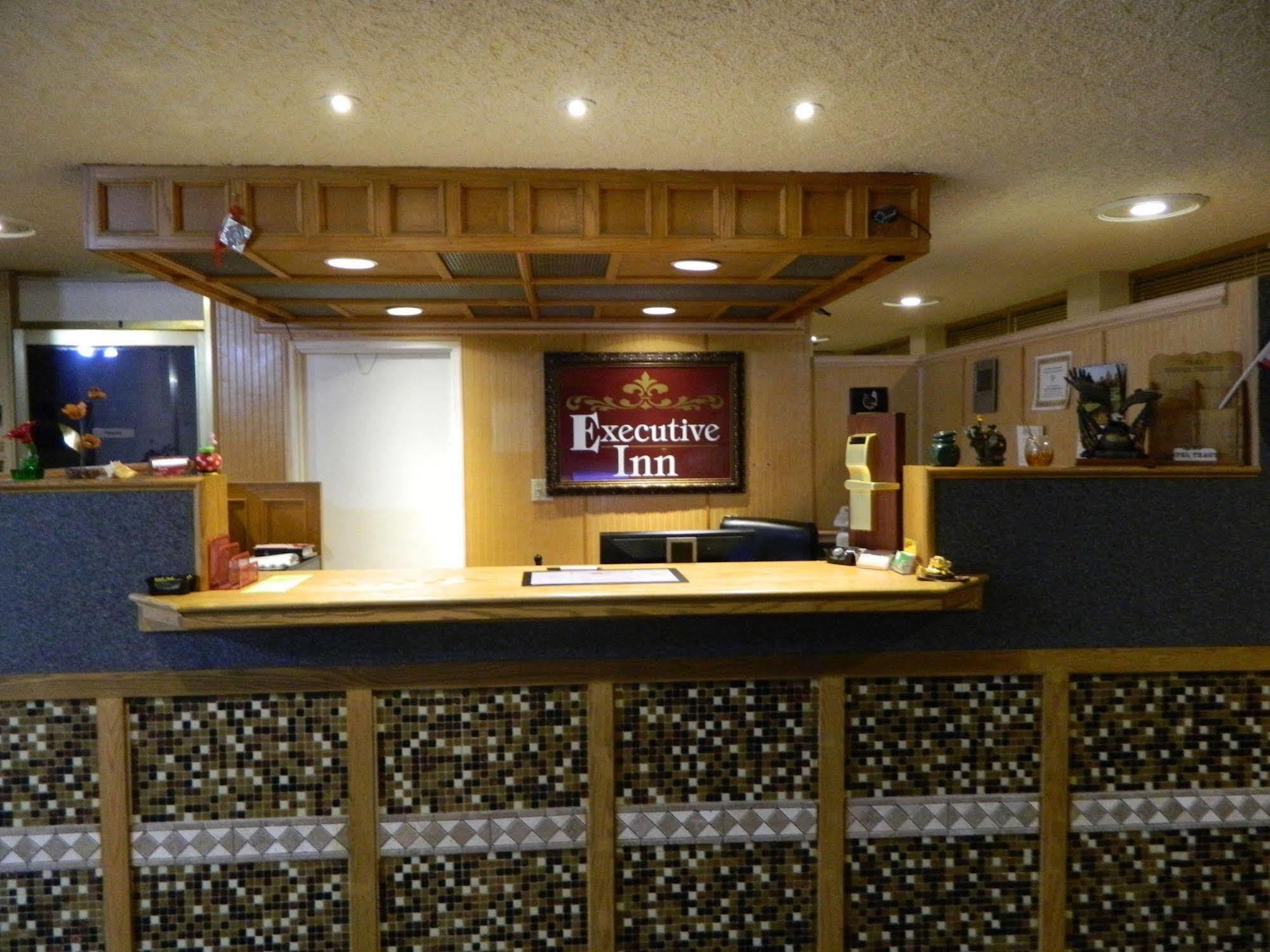 Executive Inn ポンカシティ  エクステリア 写真